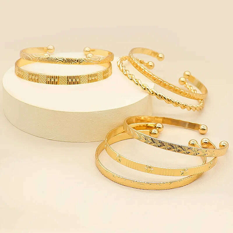 7 Pcs/Set Bohemian Vintage Metal Gold Peach Heart Geometric Carved Flower Open Bracelets Set for Women Fashion Jewelry Gifts - KIMLUD