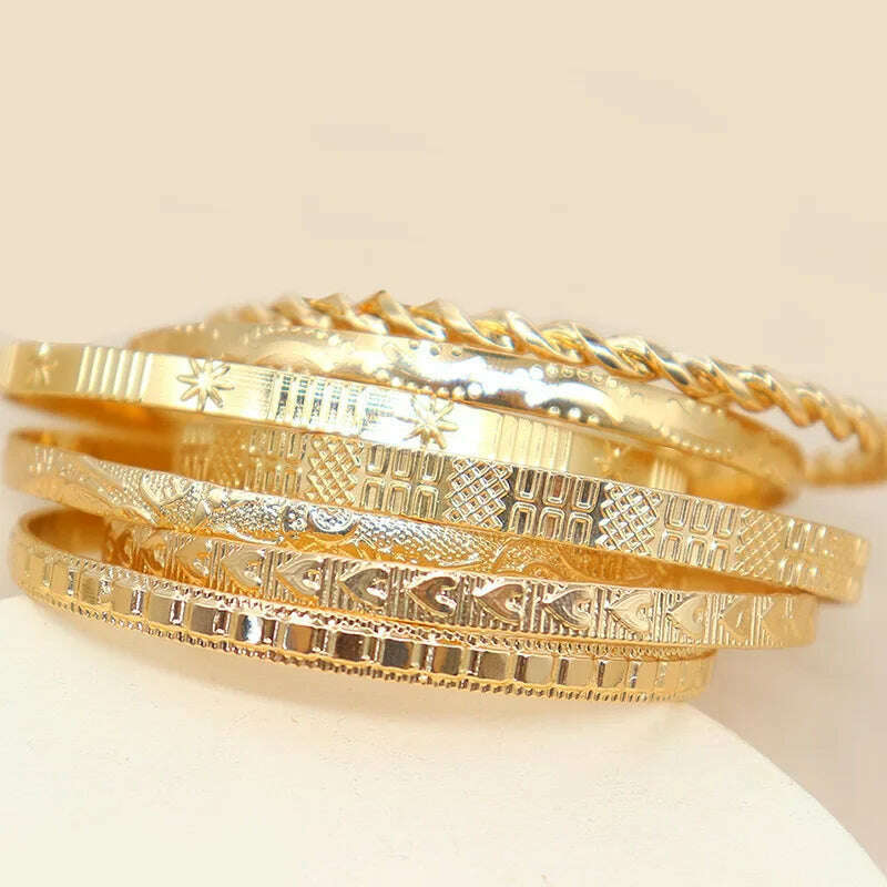 7 Pcs/Set Bohemian Vintage Metal Gold Peach Heart Geometric Carved Flower Open Bracelets Set for Women Fashion Jewelry Gifts - KIMLUD