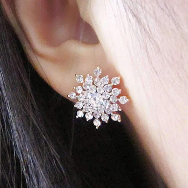 Korean Fashion Jewelry Exquisite Rhinestone Crystal Christmas Snowflake Flower Earrings Wholesale Boucles d'oreilles Oorbellen - KIMLUD