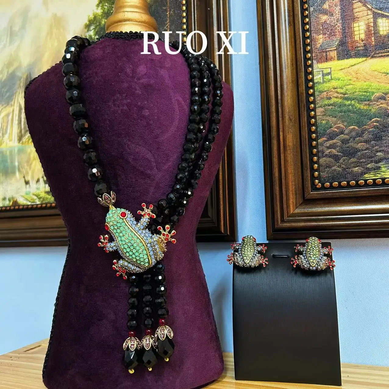 Vintage European and American Style Vintage Bohemian Tassel Animal Frog Set Autumn and Winter Necklace Earrings