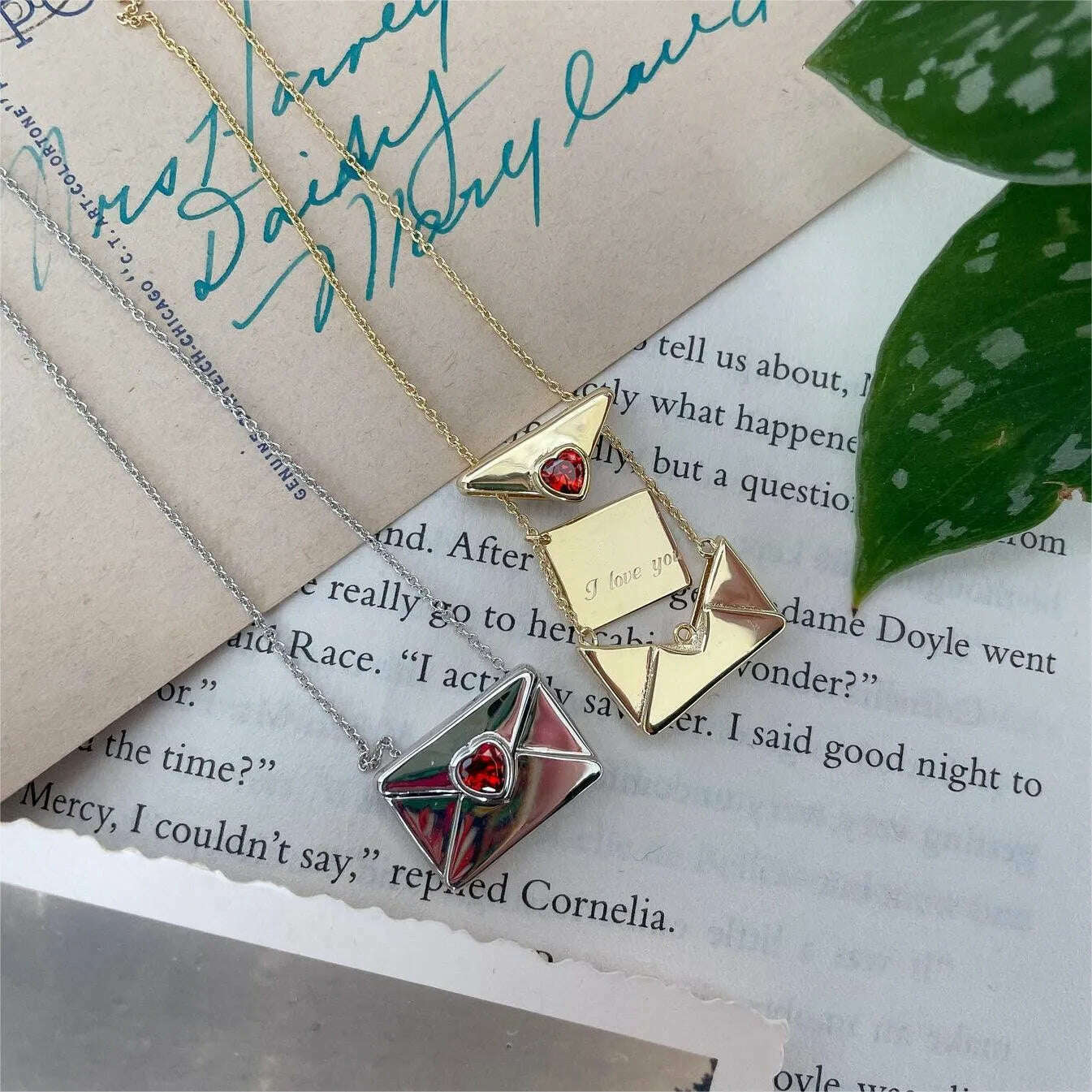 A copper envelope necklace inlaid with red hearts - KIMLUD