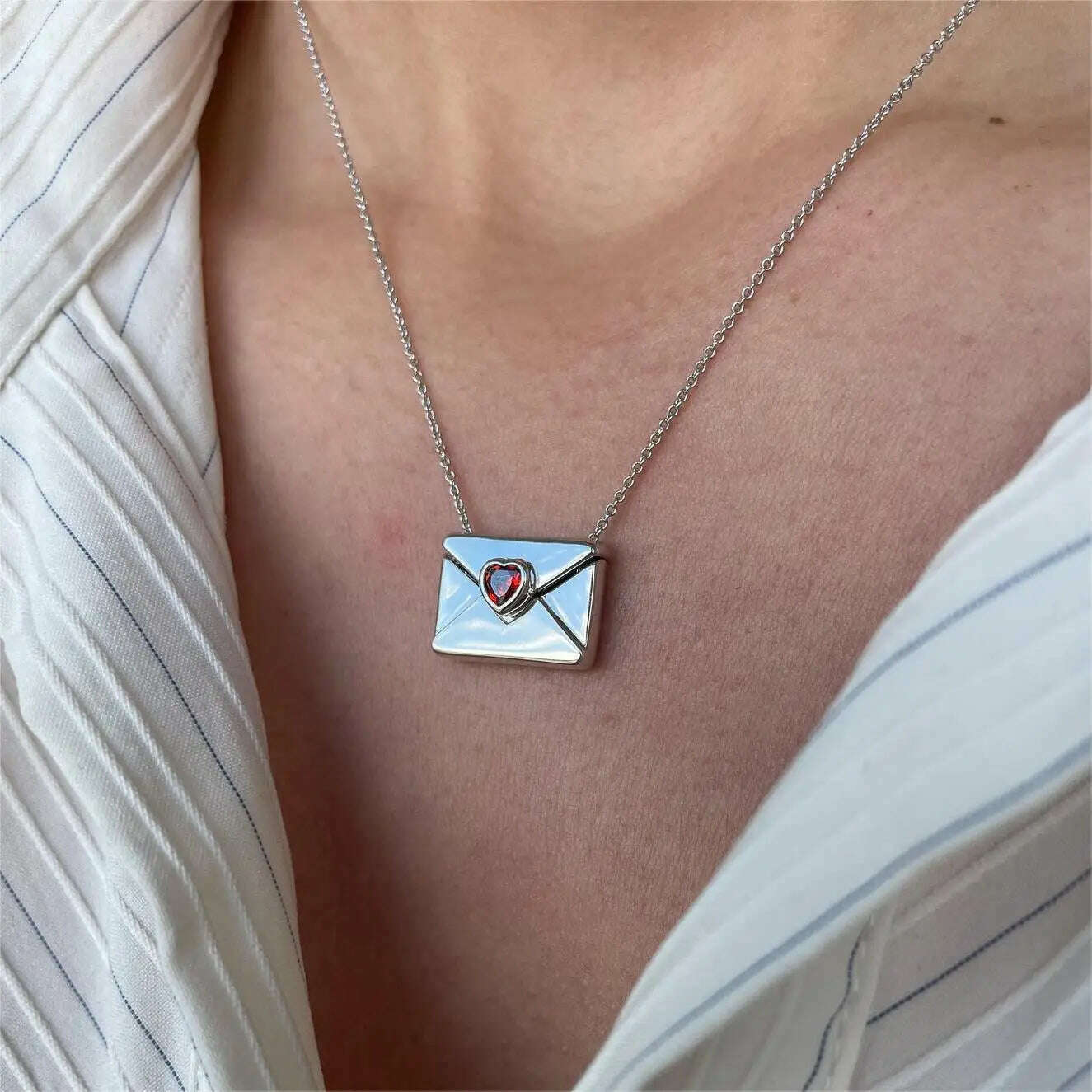 A copper envelope necklace inlaid with red hearts - KIMLUD