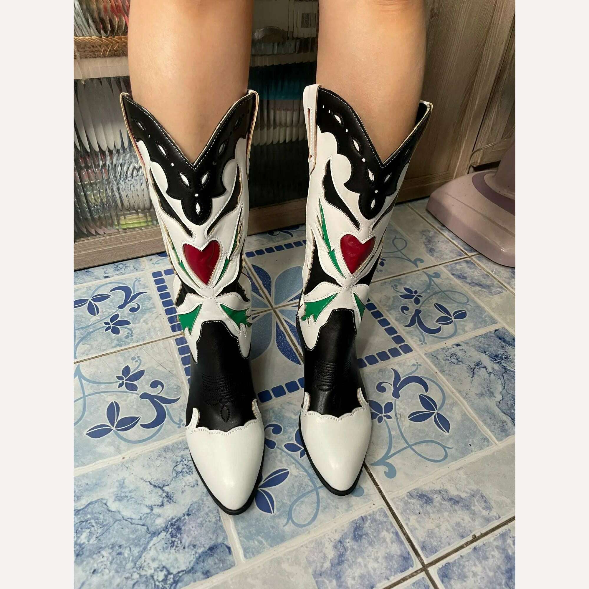 Embroidered Western Boots For Women Heart Shaped Fashion Cowboy Cowgirl Boots Handmake Retro Vintage Shoes 2022 Winter Autumn - KIMLUD