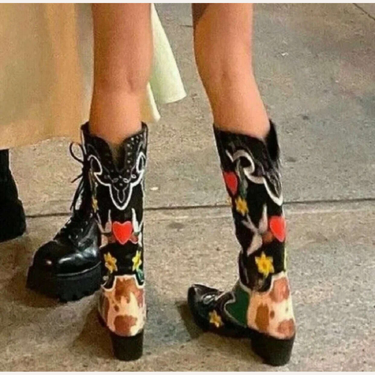 Embroidered Western Boots For Women Heart Shaped Fashion Cowboy Cowgirl Boots Handmake Retro Vintage Shoes 2022 Winter Autumn - KIMLUD