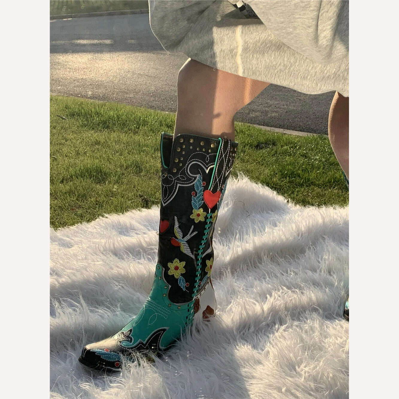Embroidered Western Boots For Women Heart Shaped Fashion Cowboy Cowgirl Boots Handmake Retro Vintage Shoes 2022 Winter Autumn - KIMLUD