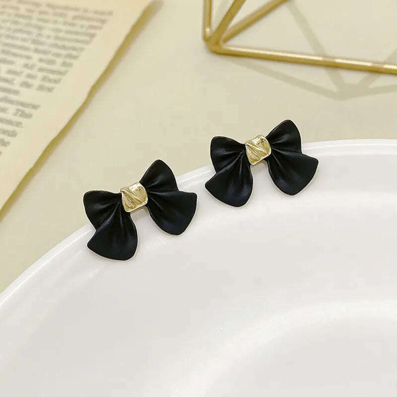 Sweet Burgundy Enamel Heart Earrings for Women Girl Gold Color Metal Love Heart Hanging Dangle Earrings Vintage Jewelry - KIMLUD